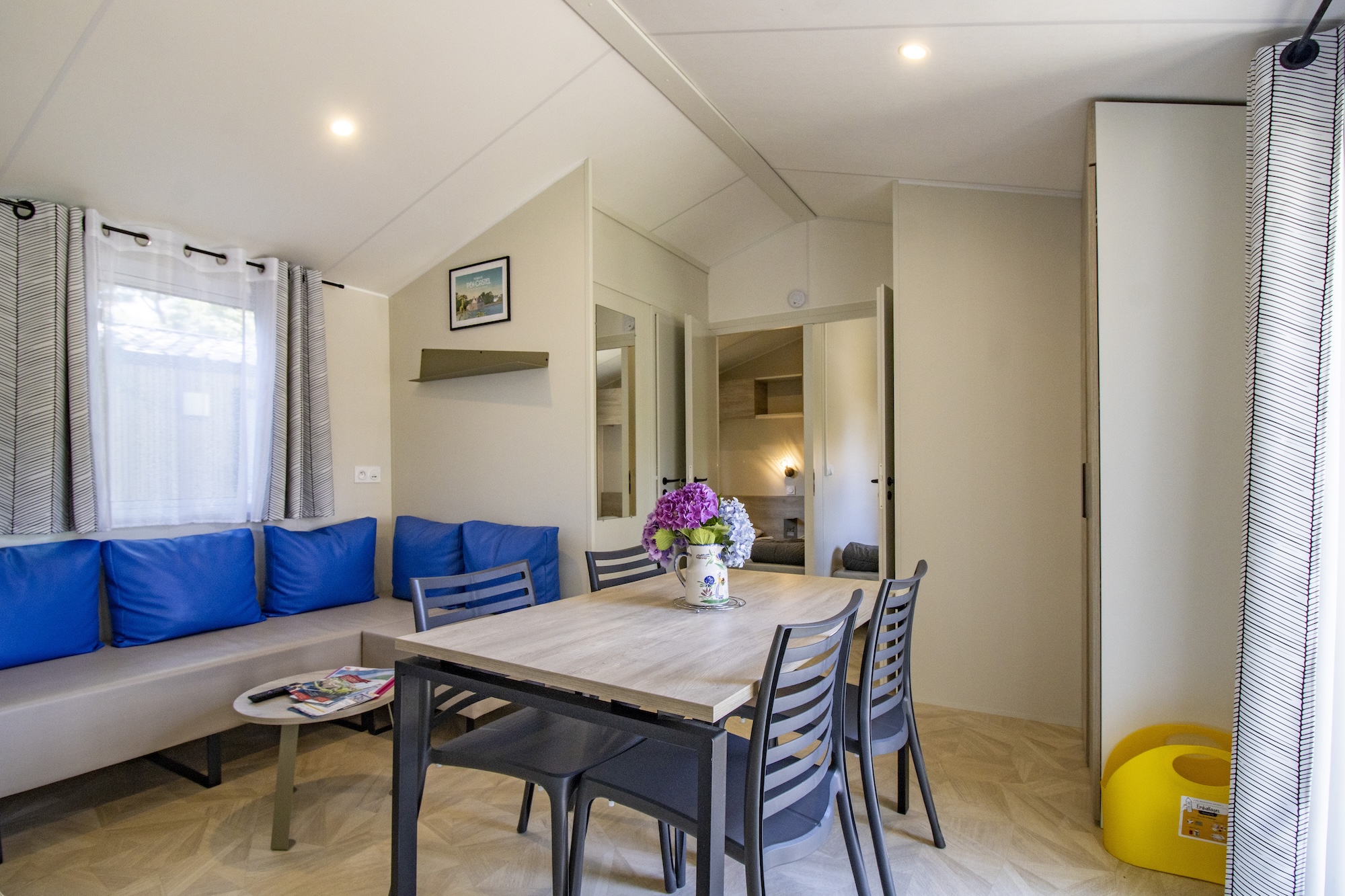 location-mobil-home-privilege-3chambre-sejour2