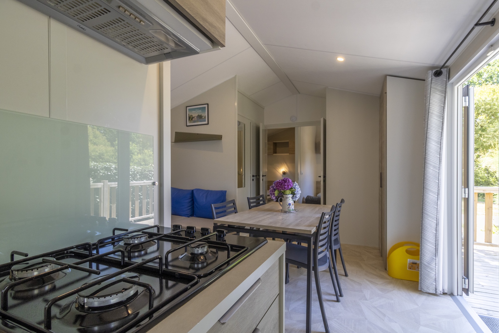 location-mobil-home-privilege-3chambres-cuisine
