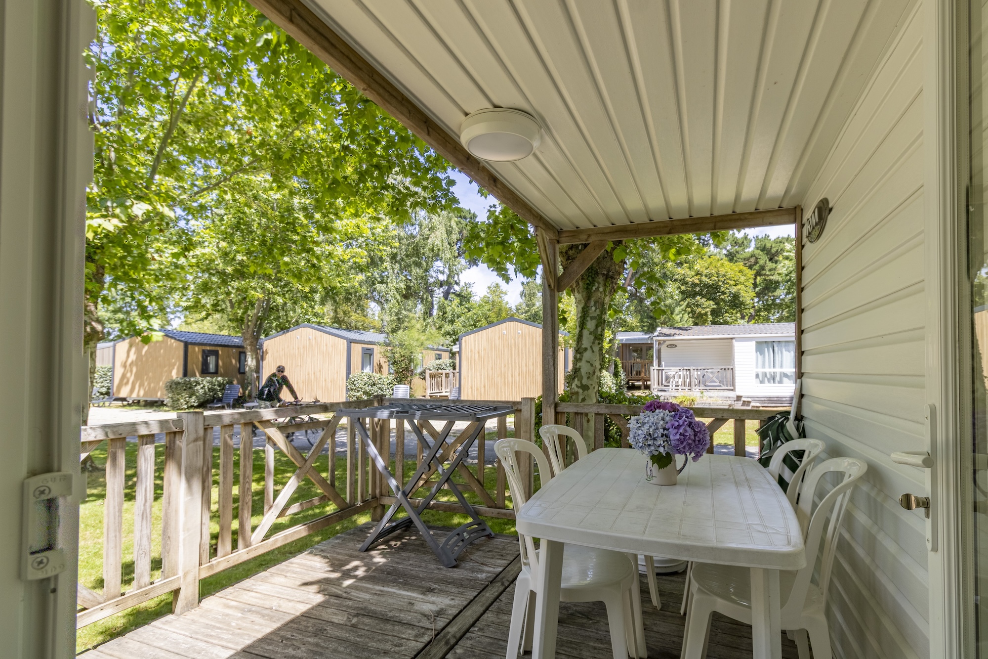location-mobil-homes-standard-4personnes-terrasse