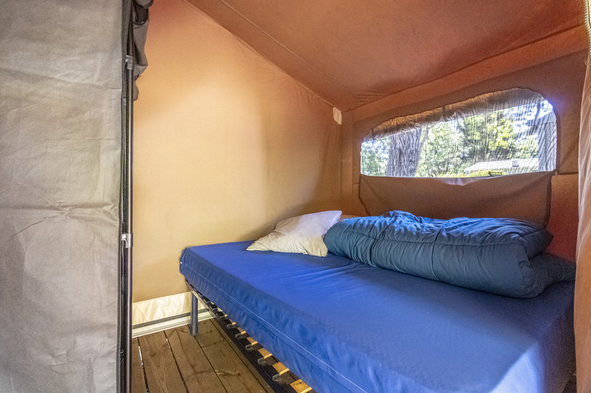 tente-korrigan-terrasse-chambre